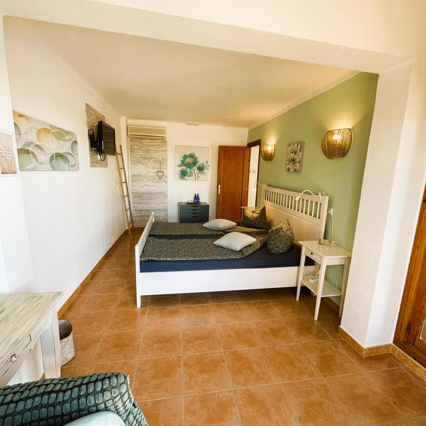 Agroturismo S Hort De Can Carrio Ag226 Ses Salines  Bagian luar foto