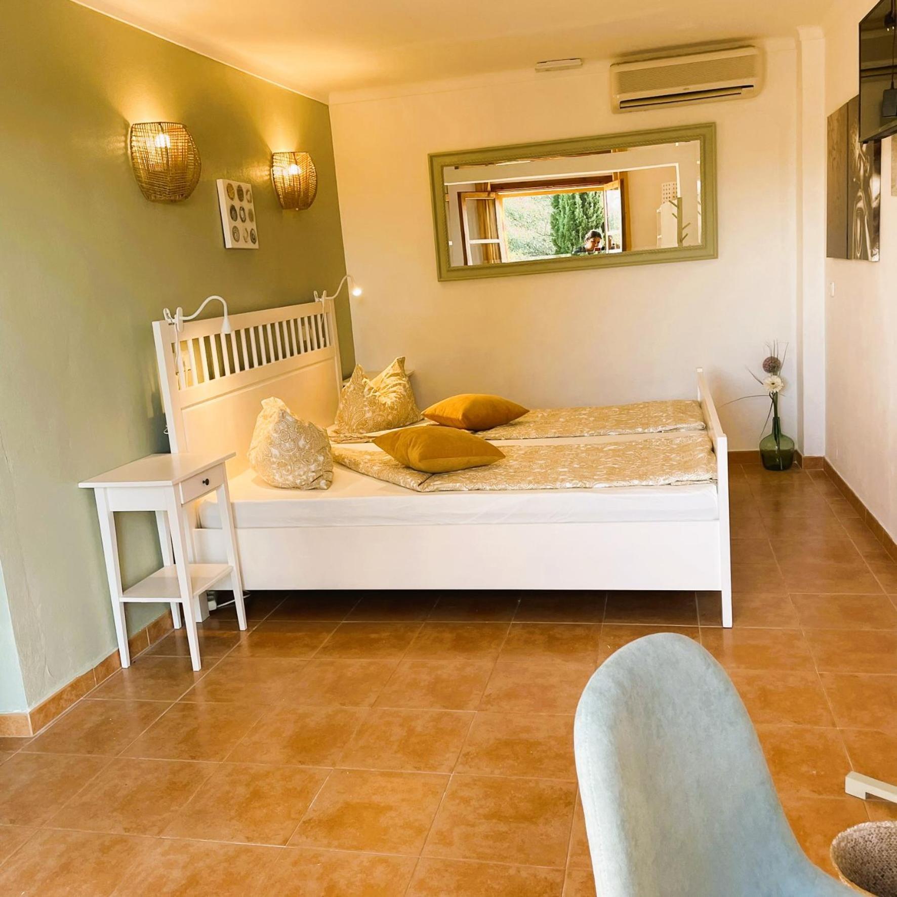 Agroturismo S Hort De Can Carrio Ag226 Ses Salines  Bagian luar foto